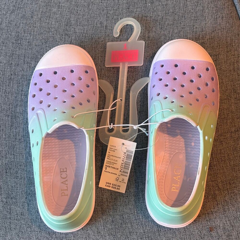 NWT Children's Place Perforated Water Sneakers Size Youth 1